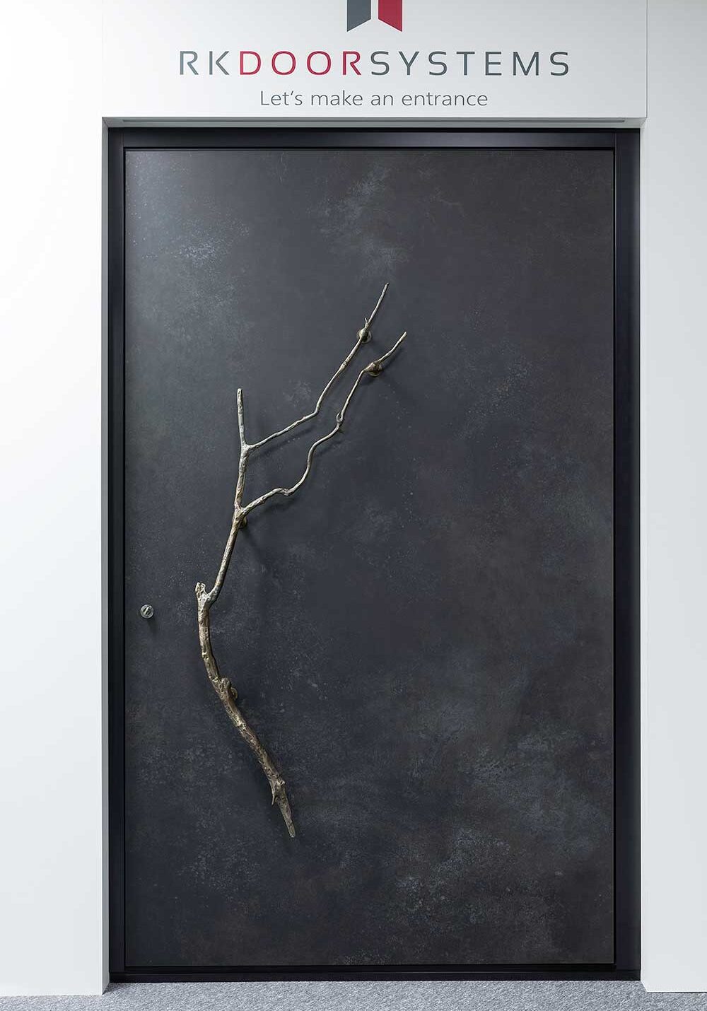 Ceramic finish with branch handle Hertford showroom Ceramic finish with branch handle Hertford showroom