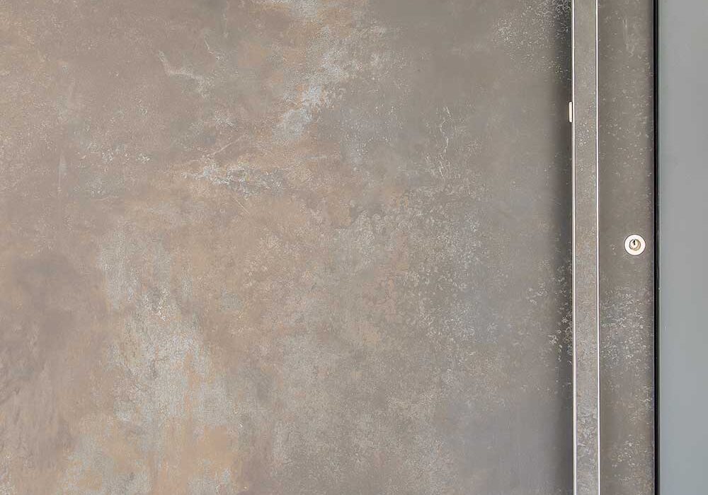 Ossido-nero-Ceramic-Finish-Pivot-door Ossido nero Ceramic Finish Pivot door.