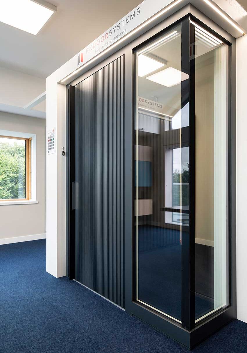 truro-showroom-LDP_8628 Slatted aluminium door Truro Cornwall